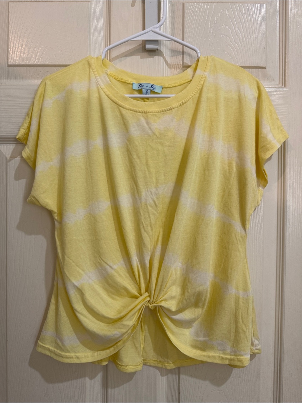 She + Sky Yellow Tie-Knot Short Sleeve Tee